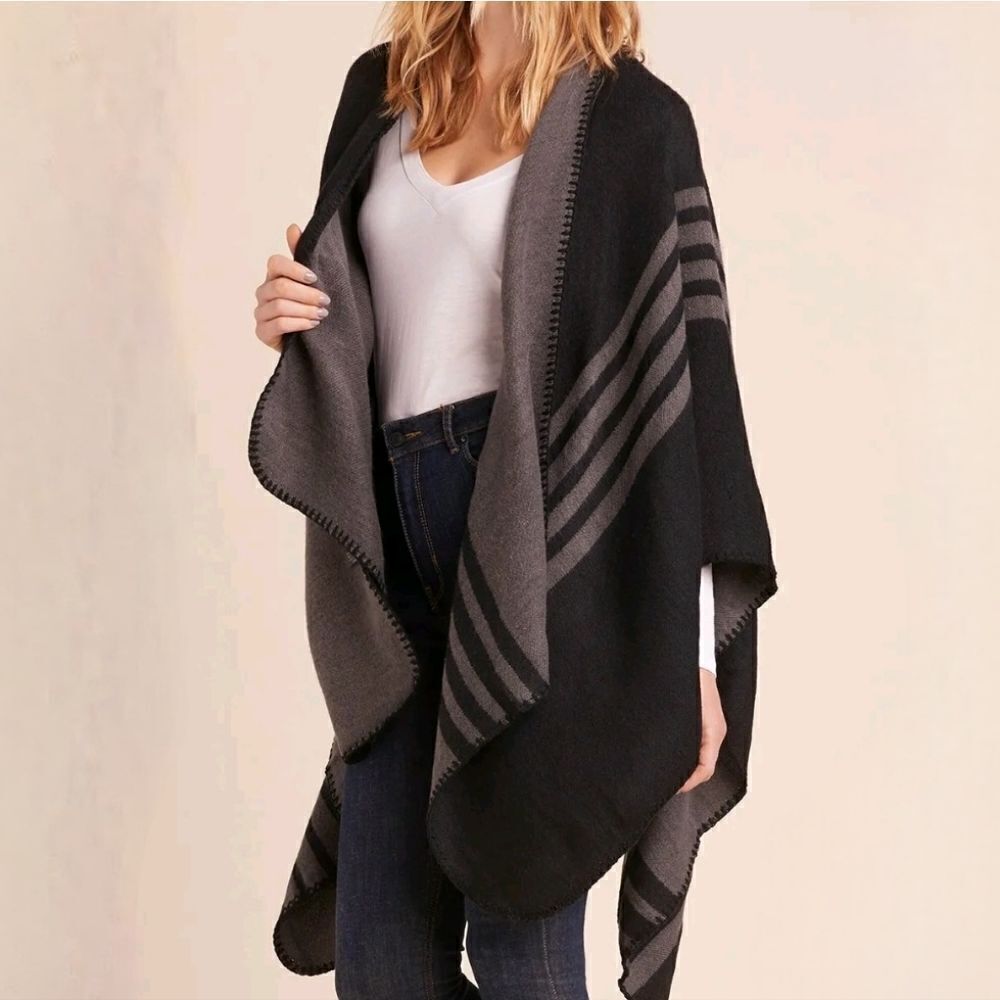BB Dakota Black Gray Women's Reversible Poncho Scarf